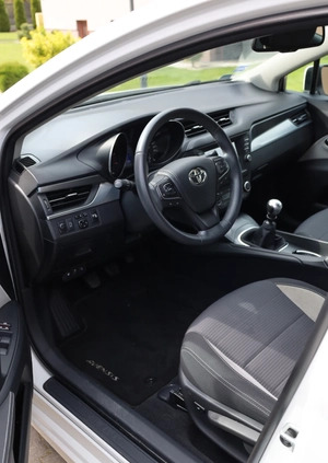Toyota Avensis cena 56900 przebieg: 149400, rok produkcji 2018 z Sulejówek małe 301